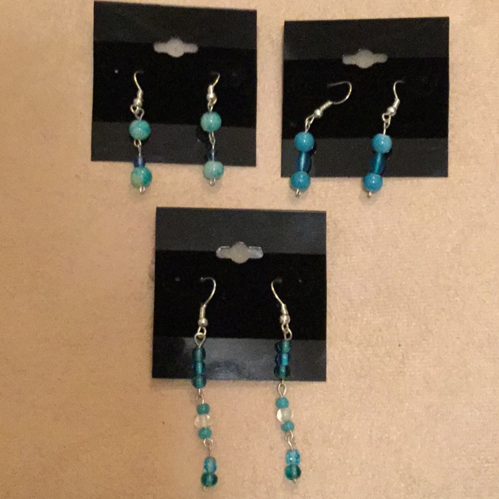 🦋NEW🦋 bundle of three glass bead earrings